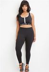 Cropped top negro y mayas negras de Forever 21