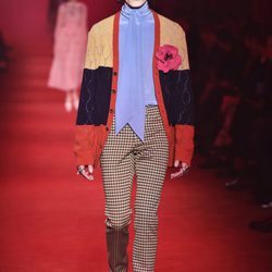 Chaqueta de lana en tres colores con detalle floral y pantalones de cuadros para Gucci