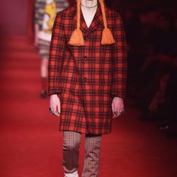 Maxi abrigo cruzado en cuadros Madras con gorro de trenzas para Gucci
