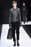 Perfecto de cuero negro con cremallera lateral y detalle hombro para Armani