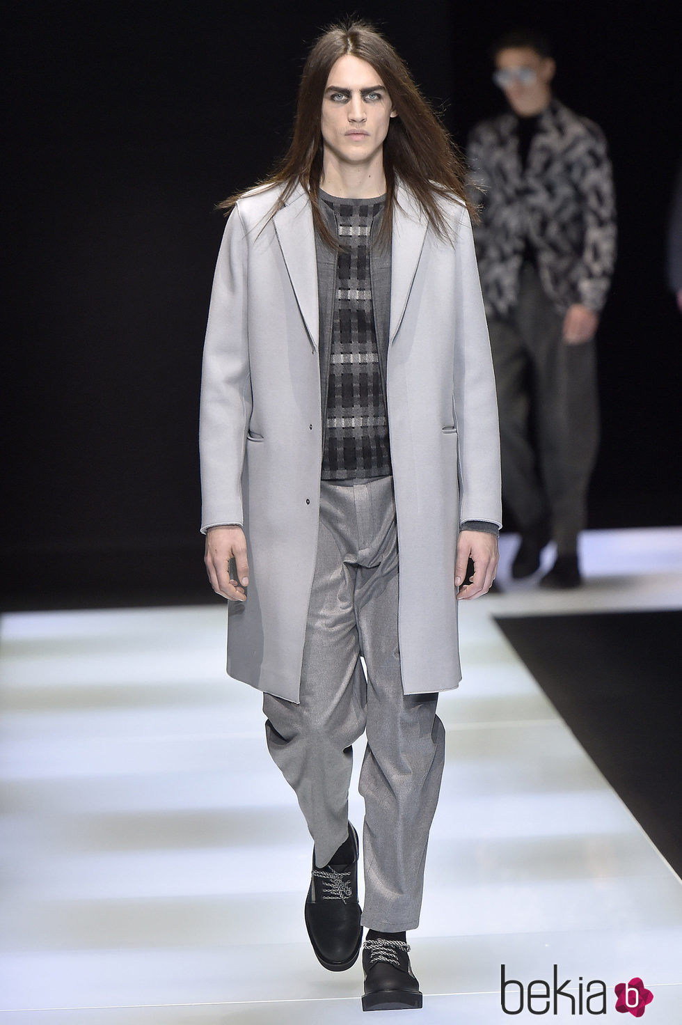 Abrigo largo liso gris con jersey con estampado geométrico para Armani