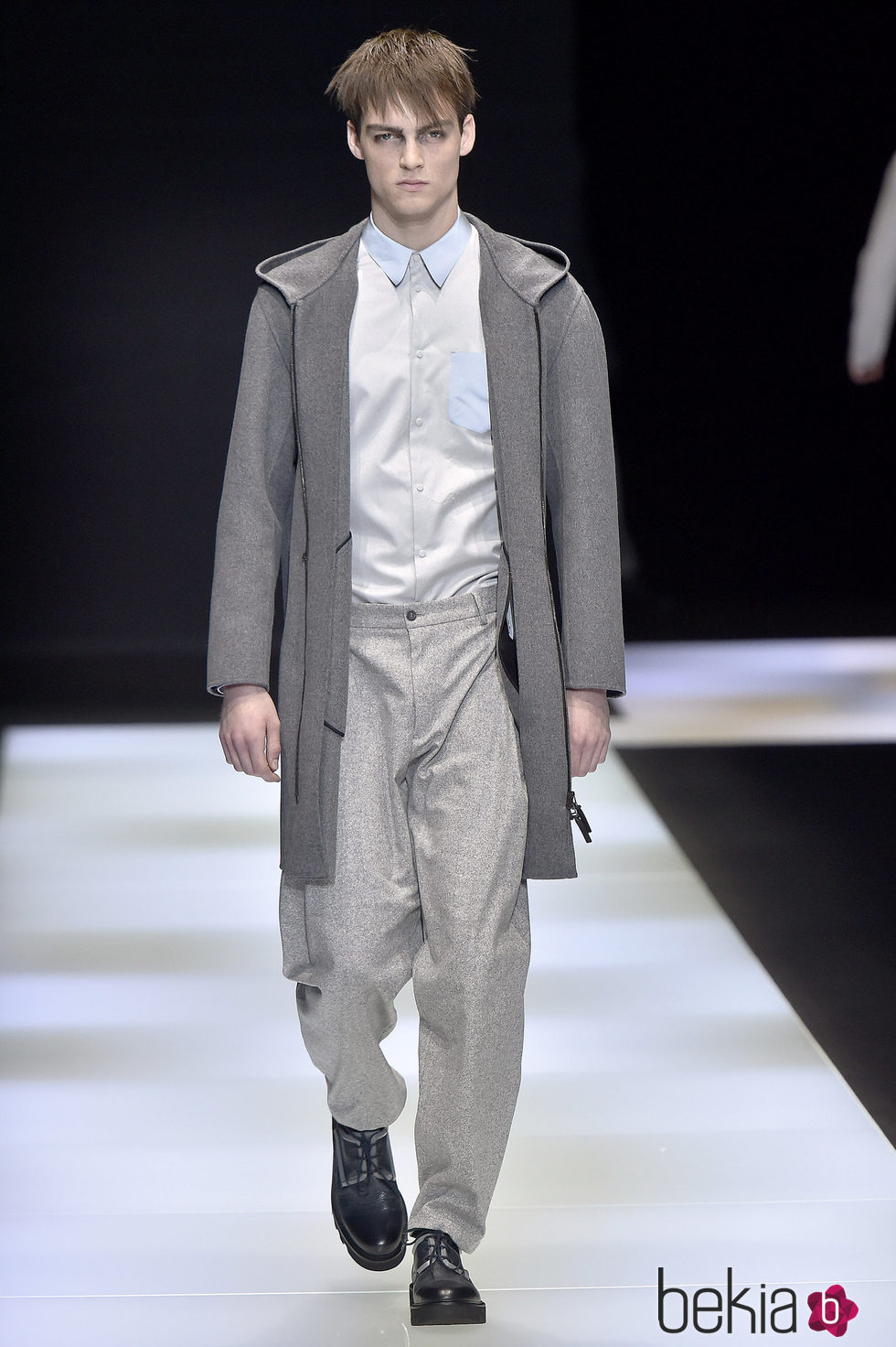 Abrigo largo liso y camisa para Armani