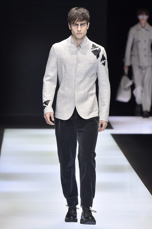 Chaqueta de algodón recta clara con detalle negro en hombro y manga para Armani