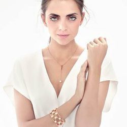 Macarena Gómez con joyas de Montblanc para la colección 'Moon Garden'