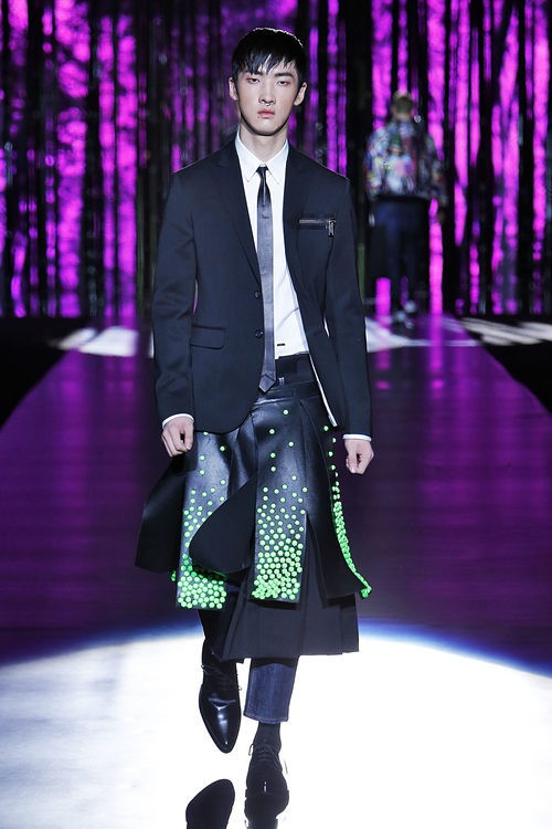 Abrigo tres cuartos de cuero negro con efecto fosforescente verde para Dsquared2