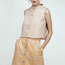 Conjunto con diferente estampado con top y falda de Dolores Promesas Resort 2016