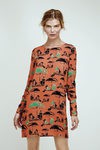 Vestido naranja corto recto con estampado abstracto de Dolores Promesas Resort 2016
