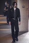Camisa con detalles engarzados de Lanvin en la semana de la moda de París para la temporada Otoño/Invierno 2016/2017