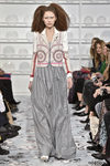 Vestido con efectos visuales de Schiaparelli en la Semana de la Alta Costura de París Primavera/Verano 2016