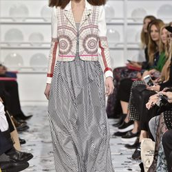 Vestido con efectos visuales de Schiaparelli en la Semana de la Alta Costura de París Primavera/Verano 2016