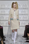 Traje tweed con teteras de Schiaparelli en la Semana de la Alta Costura de París Primavera/Verano 2016