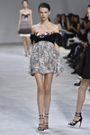 Vestido corto estampado con encaje en la cintura de Giambattista Valli en la semana de Alta Costura de París primavera/verano 2016