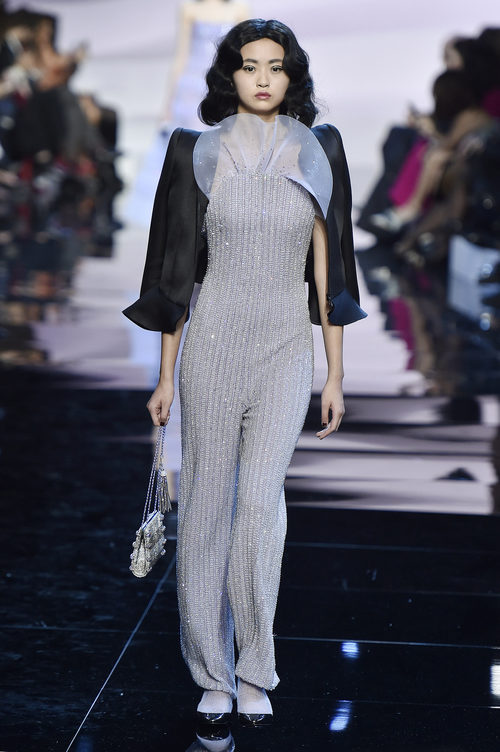 Mono largo brilli brilli gris de Armani en la Semana de la Moda de Alta Costura de París primavera/verano 2016