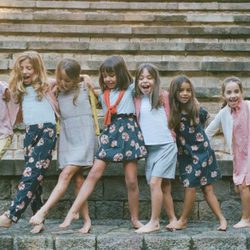 Conjuntos blancos y azul marino con estampados florales de Nice Things Mini