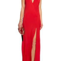 Vestido rojo con escote en uve y abertura en la falda de Donna Karan