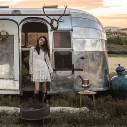 Lucía Rivera Romero con un vestido blanco hippie de la primavera/verano 2016 de Highly Preppy