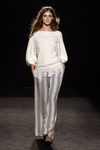 Pantalón ancho de rayas de la colección otoño/invierno 2016/2017 de Sita Murt en 080 Barcelona Fashion