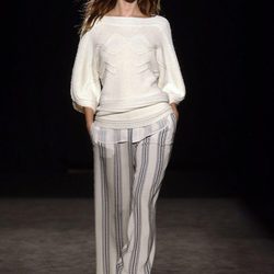 Pantalón ancho de rayas de la colección otoño/invierno 2016/2017 de Sita Murt en 080 Barcelona Fashion