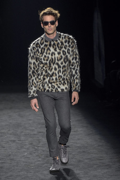 Jersey de lana con estampado en print animal de Custo Barcelona en la 080 Barcelona otoño/invierno 2016/2017