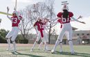 Los ángeles de Victoria's Secret bailando con el uniforme 'The Devils' para la Super Bowl 2016