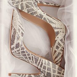 Zapatos con diseño geométrico en strass blanco y gris de Jimmy Choo