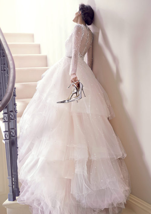 Modelo Lucy salones plateados de Jimmy Choo