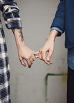 Anillos plateados con formas abiertas y asimétricas de &Other Stories con Faux/Real