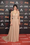 Cristina Brondo con vestido de Hannibal Laguna en la alfombra roja de los Premios Goya 2016
