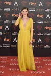 Manuela Vellés con vestido de Cortana en la alfombra roja de los Premios Goya 2016