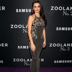 Penélope Cruz con vestido negro y dorado en la premier de 'Zoolander nº2'