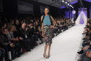Conjunto de estampado floral y azul turquesa en el desfile de David Christian en la Madrid Fashion Show 2016
