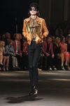 Perfecto cuero anaranjada con detalles dorados de Saint Laurent otoño/invierno 2016/2017