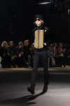 Chaqueta estilo militar con detalles dorados de Saint Laurent otoño/invierno 2016/2017