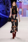 Mono largo con estampado floral de Desigual en la FW de Nueva York para otoño/invierno 2016/2017