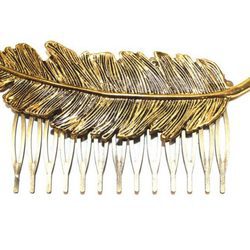 Peineta pluma en oro viejo de Alma Luzón para novias