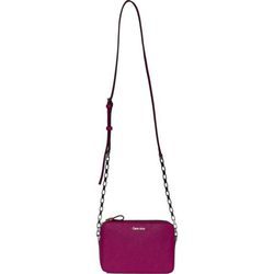 Bolso pequeño magenta de Calvin Klein para primavera/verano 2016