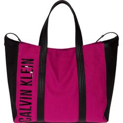 Bolso magenta estilo sport de Calvin Klein para primavera/verano 2016