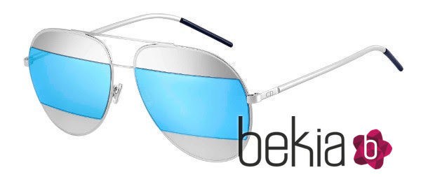 Gafas con montura plateada y cristal azul claro de Dior 