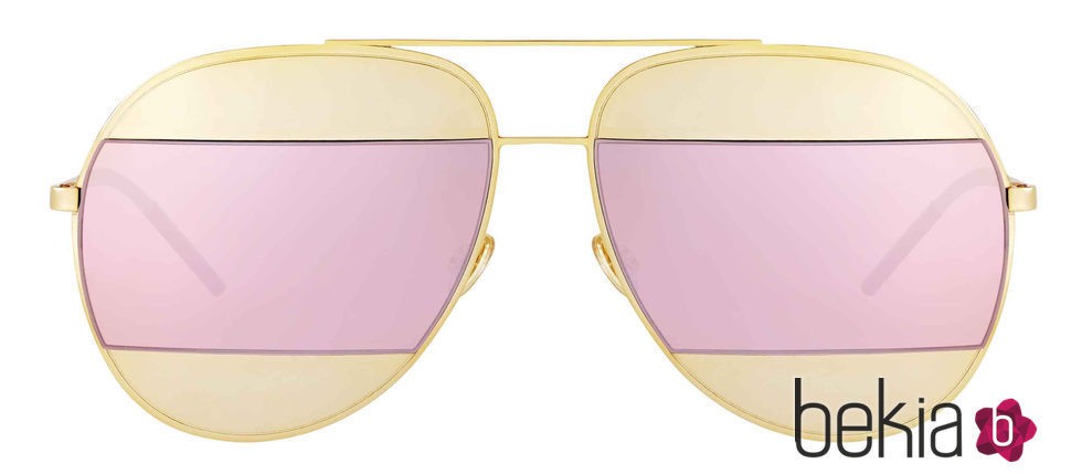 Gafas con montura dorada y cristal rosa de Dior 