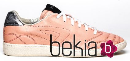 Zapatilla deportiva rosa pastel de la colección 'Replica Scatto 1972' de Replay