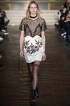 Vestido con estampado de hojas de marihuana de Alexander Wang en la New York Fashion Week para otoño/invierno 2016/2017