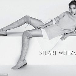 Gigi Hadid con jersey de lana para Stuart Weitzman primavera/verano 2016