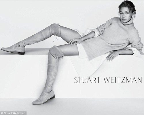 Gigi Hadid con jersey de lana para Stuart Weitzman primavera/verano 2016