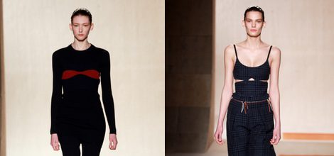 Mono negro con detalle rojo de Victoria Beckham en la FW de Nueva York otoño/invierno 2016/2017