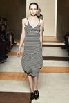 Vestido de cuadros de Victoria Beckham en la FW de Nueva York otoño/invierno 2016/2017