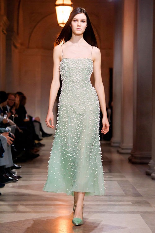 Vestido degradée de Carolina Herrera en FW de Nueva York para otoño/invierno 2016/2017