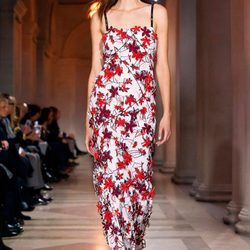 Vestido floral de Carolina Herrera en FW de Nueva York para otoño/invierno 2016/2017