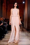 Blanca Padilla con vestido griego de Carolina Herrera en FW de Nueva York para otoño/invierno 2016/2017