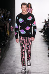 Jersey de lana y pantalones estampados de Jeremy Scott en la FW de Nueva York para otoño/invierno 2016/2017