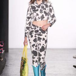 Conjunto cowboy de Jeremy Scott en la FW de Nueva York para otoño/invierno 2016/2017